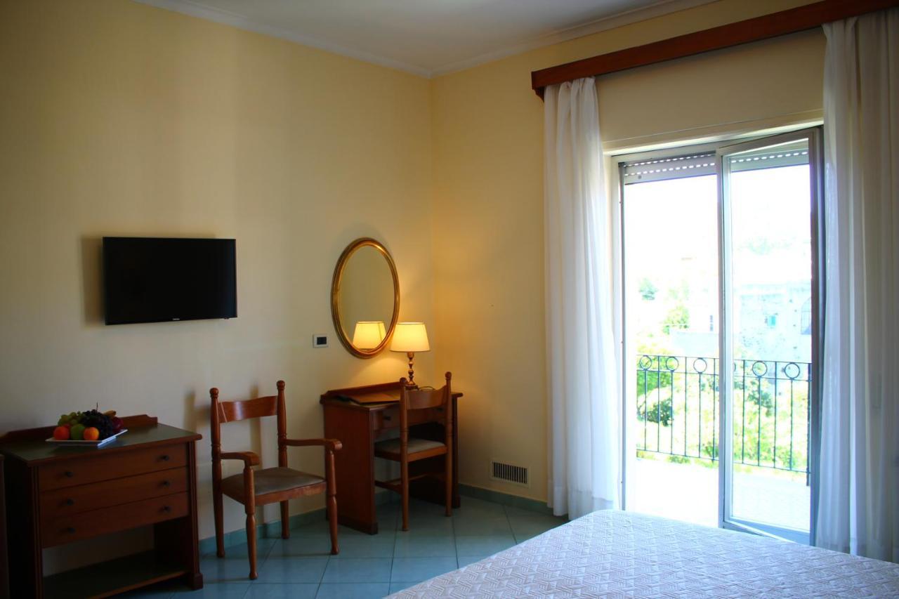 Hotel Terme Alexander Ischia Ngoại thất bức ảnh