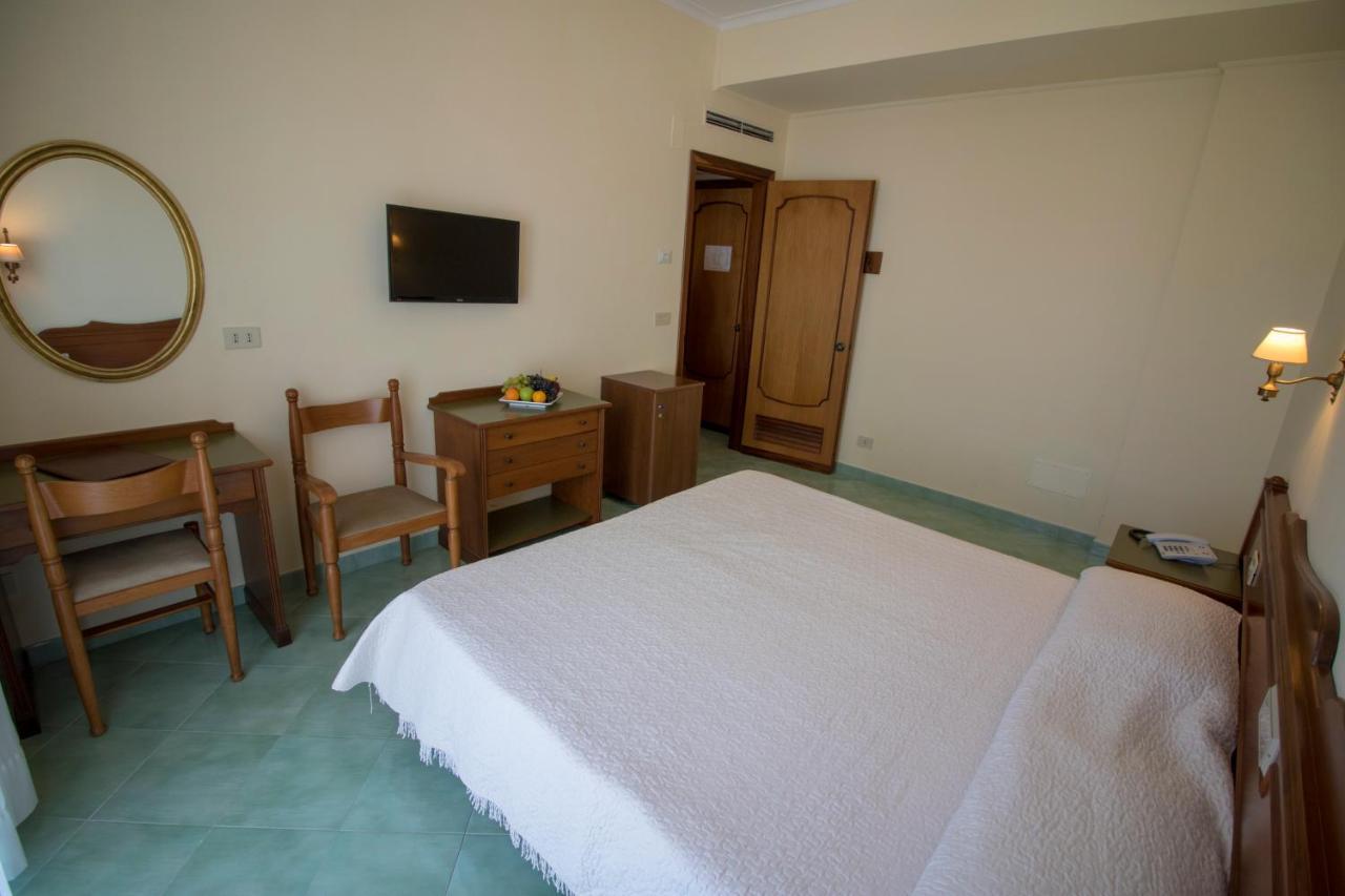 Hotel Terme Alexander Ischia Ngoại thất bức ảnh